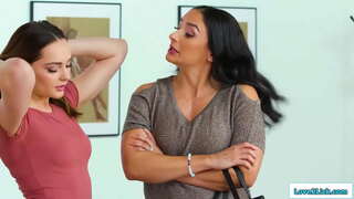 ���रण माँ और सौतेली कन्या के साथ एक गुप्त चक्कर और नाखून में माँ के बेडरूम और वे चुंबन.लैटिन उसके और वह उसे योनी