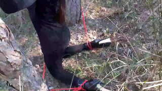 Лора тагам, иктешлен ака-модель да кӱкшӧ таганан шем тувырым чиен, чодыраш да замаскированный кылдалтше, помощью шупшын членже улам.