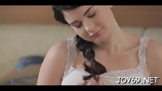 Похотливая Люси Л акрын раздевается гади өчен күңел ачу