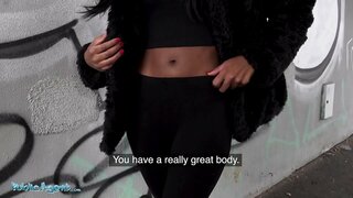 Visuomenės Atstovas JK Juodosios Azijos Rae mina didelis sultingas oslas apie didžiulis penis už pinigus